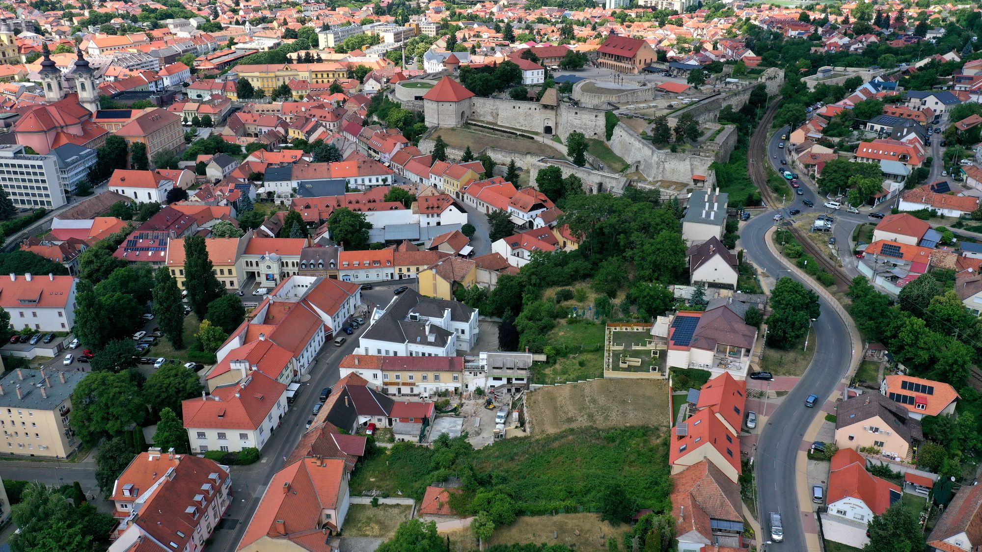 Investeringsvastgoed te koop op een van de mooiste locaties in het centrum van Eger 3